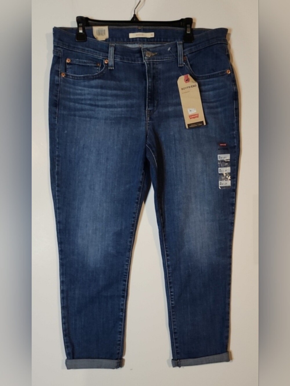Levi's Boyfriend Cropped Jeans NWT Size 32 X 27
